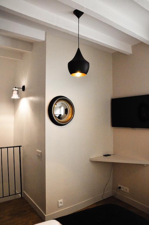 شقة Duplex De Charme Au Coeur De Montmartre باريس الغرفة الصورة