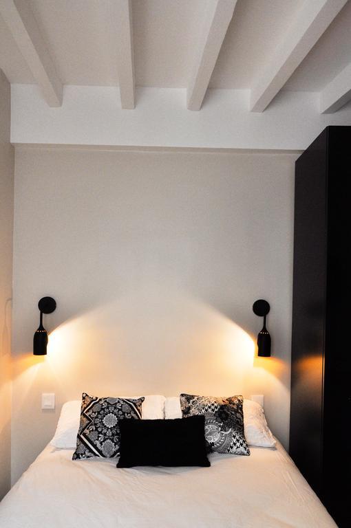 شقة Duplex De Charme Au Coeur De Montmartre باريس الغرفة الصورة