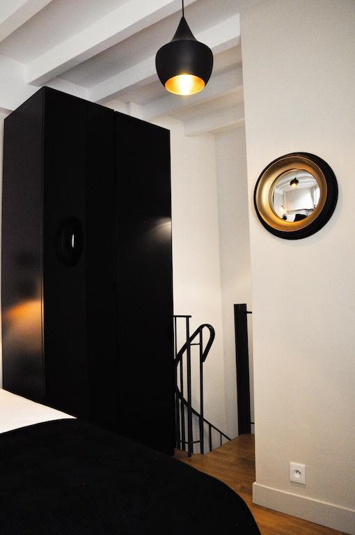 شقة Duplex De Charme Au Coeur De Montmartre باريس الغرفة الصورة